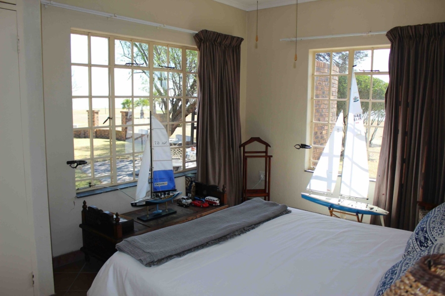 5 Bedroom Property for Sale in Oranjeville Free State